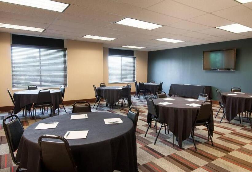 هتل Four Points By Sheraton Columbus Polaris