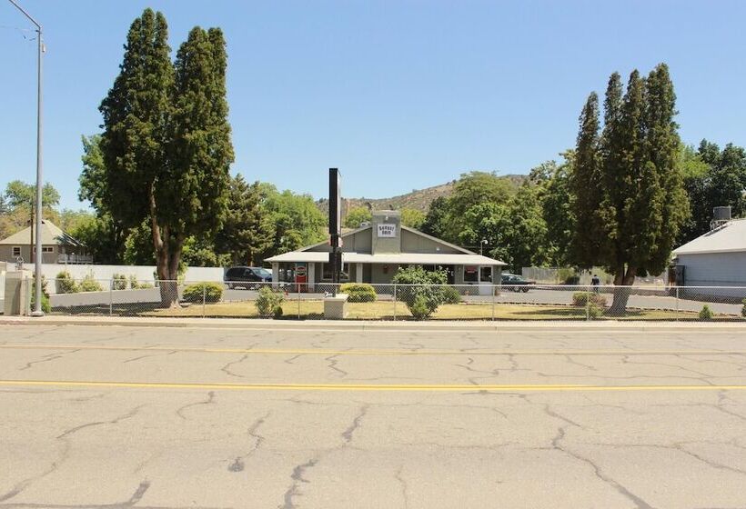 汽车旅馆  Budget Inn  Yreka