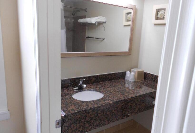 مُتل Cape Shore Inn