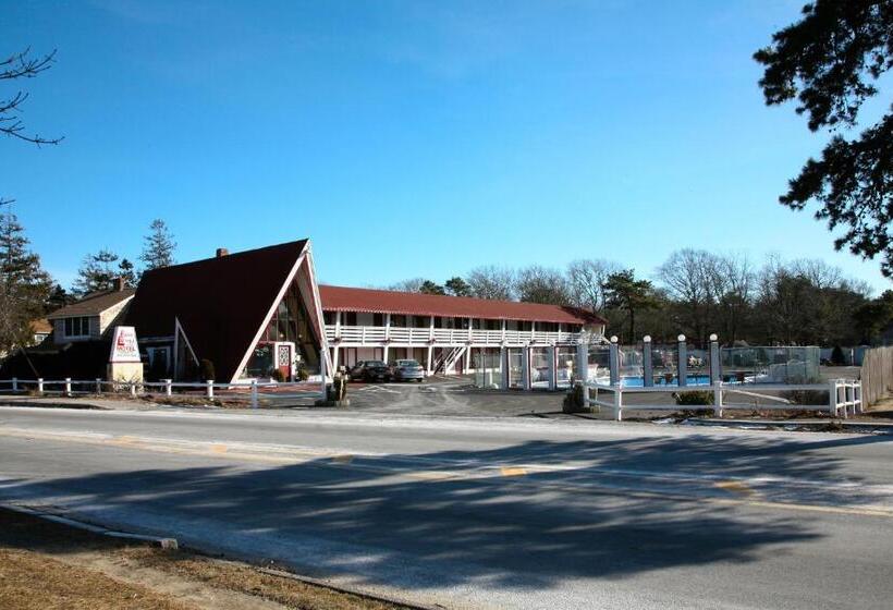 مُتل Cape Shore Inn