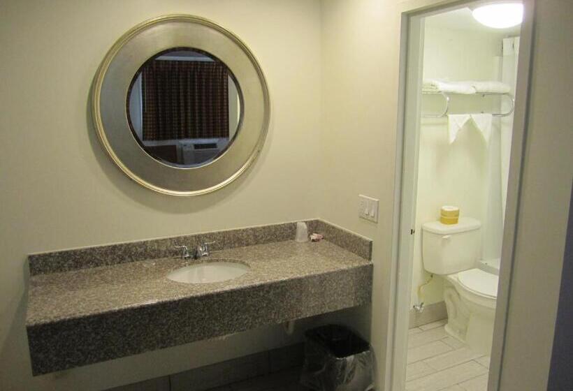 모텔 Travel Inn & Suites