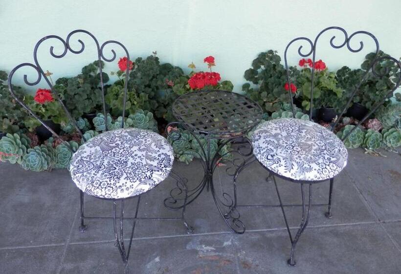 فندق على الطريق Villa Franca Inn