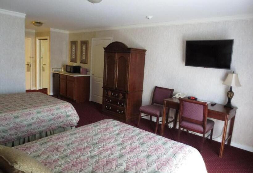 استراحتگاه Roosevelt Inn & Suites Saratoga Springs