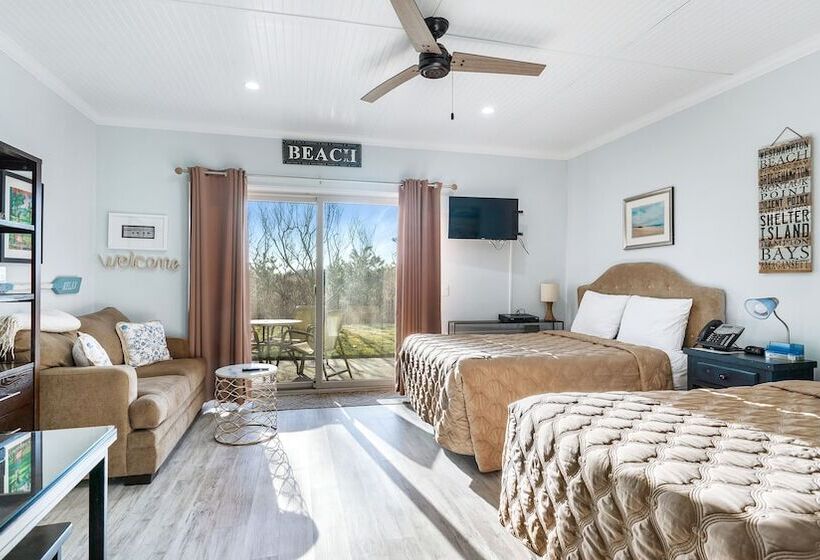 منتجع Windward Shores