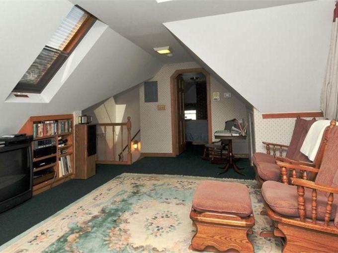 Victorian Loft Bed And Breakfast