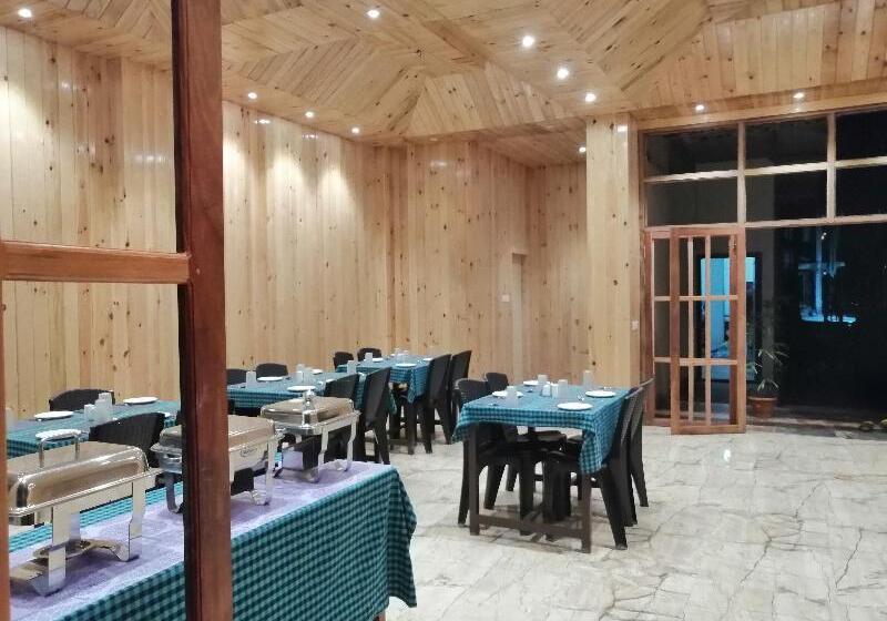 בית מלון כפרי White Coral Beach Resort