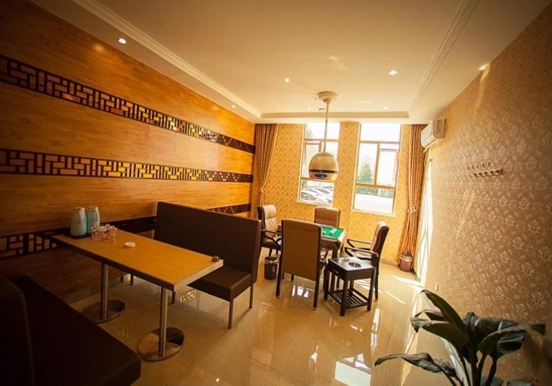 هتل Greentree Inn Anhui Wuhu Yinhunorthroad Fangte World Resort South Gate Business