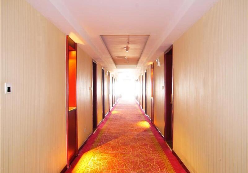 호텔 Greentree Inn Jiuquan Century Plaza