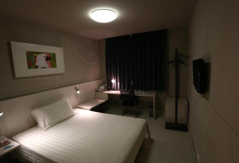 בית מלון כפרי Jinjiang Inn Qingdao Bus Station