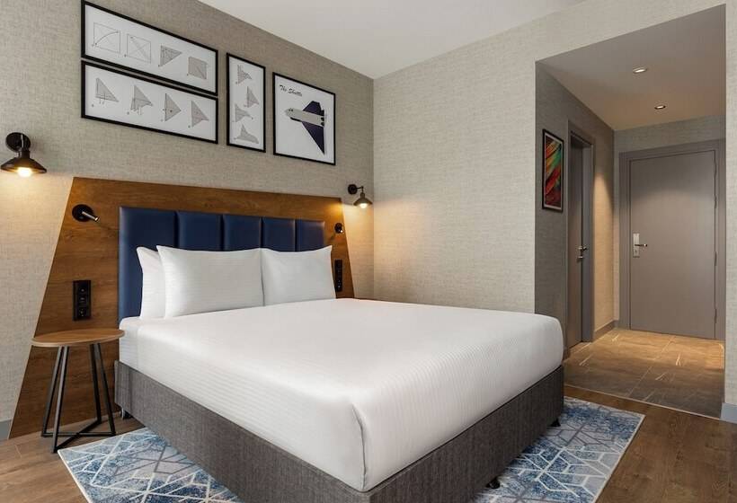 ホテル Ramada Encore By Wyndham Istanbul Arnavutkoy