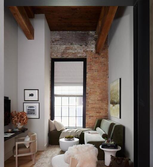 هتل Rivet House