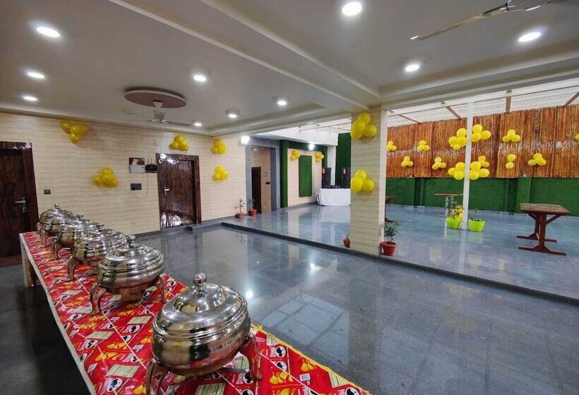 ホテル Vrindavan Palace