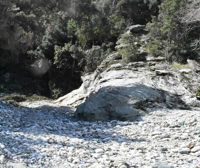Ovrios Stone House Pelion