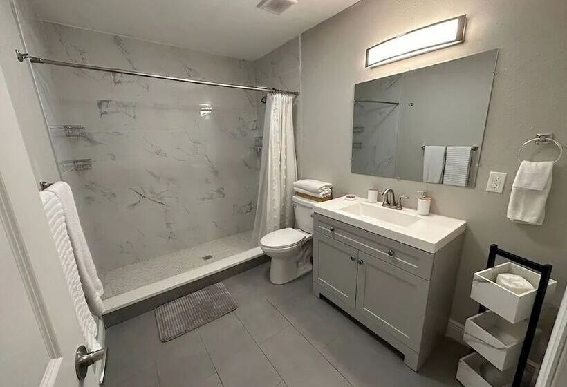 פנסיון Amazing House Relax Near Raymond Stadium