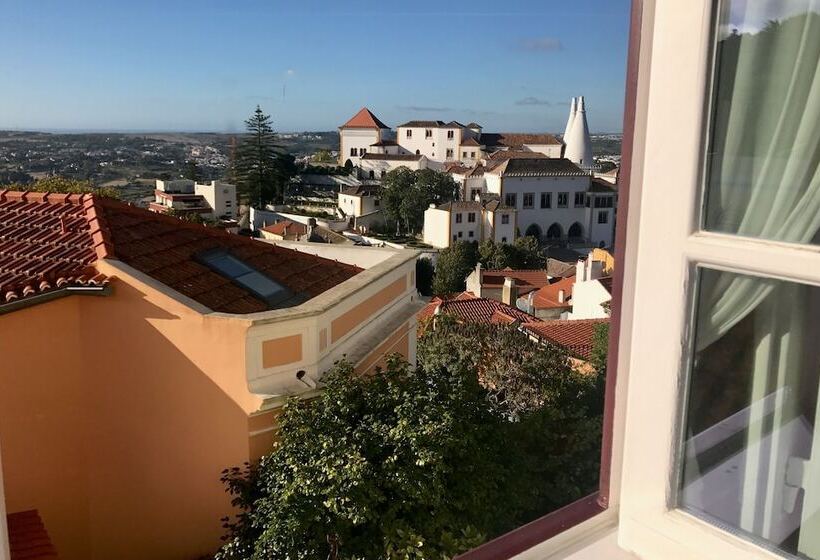 بنسيون Luxa Charm House