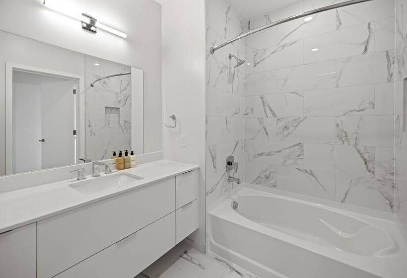 Placemakr Cathedral Heights