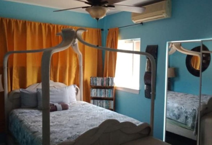 הוסטל Robbins Estate