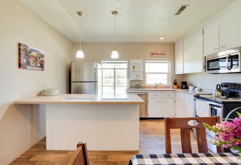Charming Emmett Home W/ Patio   14 Mi To Reservoir