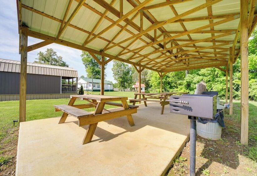 Cozy Cabin In The Smokies   Great For Couples!
