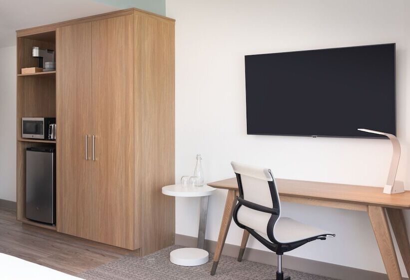 هتل Element Melbourne Oceanfront