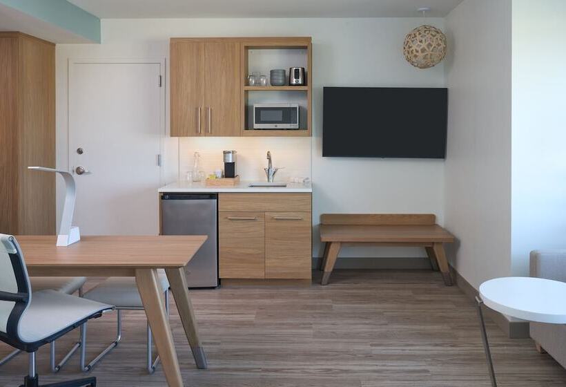 هتل Element Melbourne Oceanfront