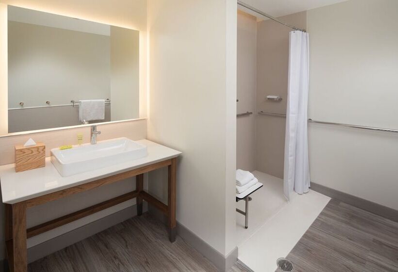 هتل Element Melbourne Oceanfront