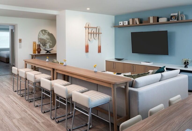 هتل Element Melbourne Oceanfront