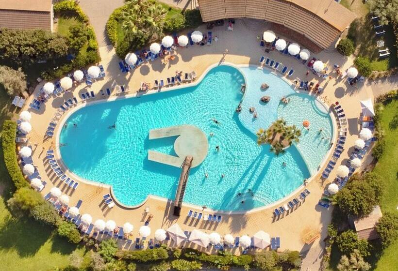 호텔 With Swmming Pool In Arborea Just 600 Meters From The Sea