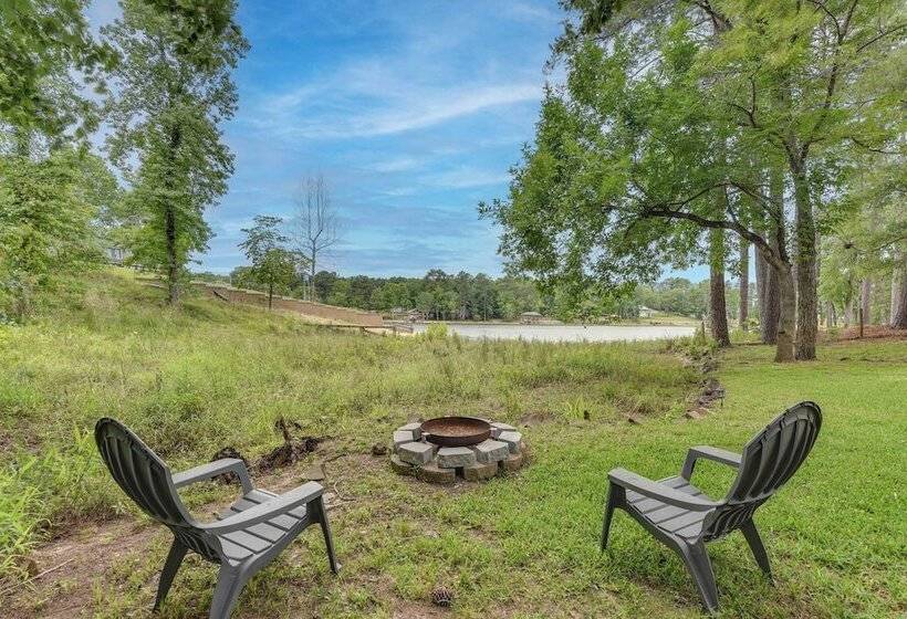 Lakefront Ridgeway Home W/ Deck & Fire Pit!