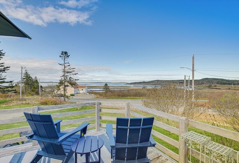Peaceful Lubec Home W/ Views: Walk To Beach!