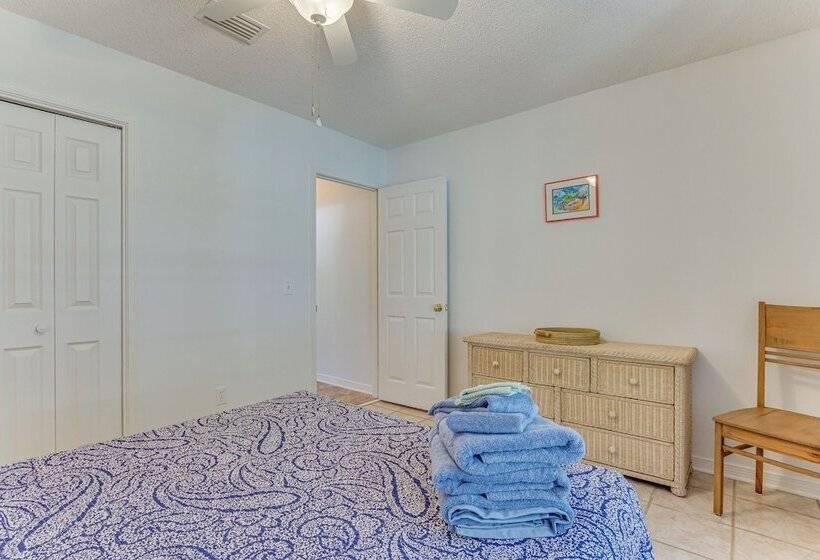 Pensacola Home W/ Large Yard: 4 Mi To Beach