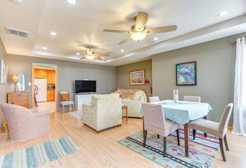 Pensacola Home W/ Private Spa: Walk To Beach!