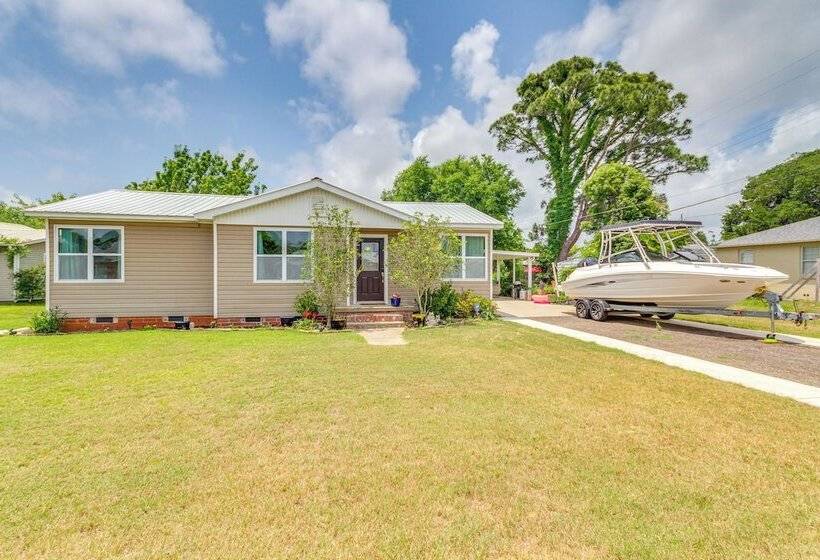 Pensacola Home W/ Private Spa: Walk To Beach!