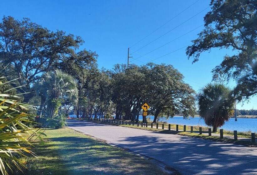 Pensacola Home W/ Private Spa: Walk To Beach!