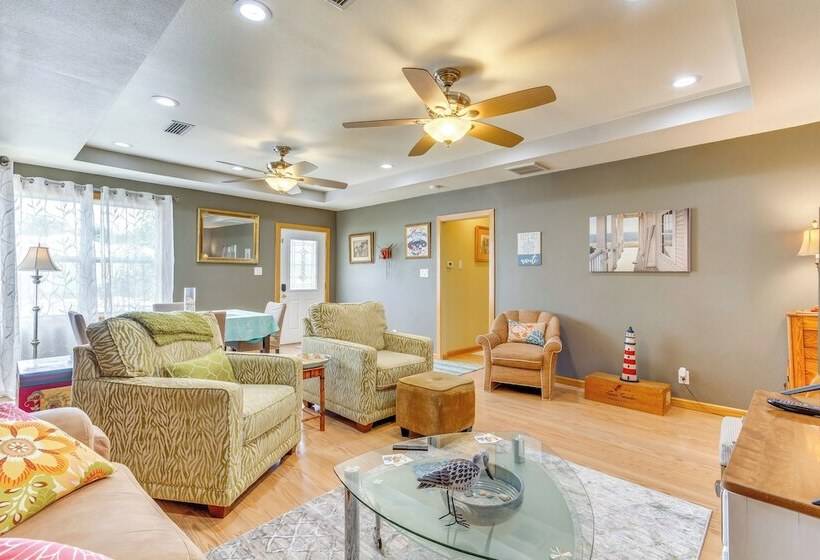 Pensacola Home W/ Private Spa: Walk To Beach!