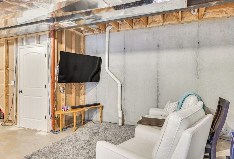 Platte City Retreat W/ Patio, Near Kansas City!