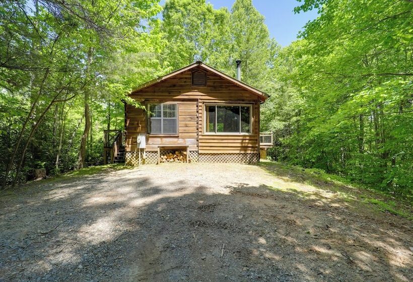 Hot Tub & Deck: Secluded Marion Cabin