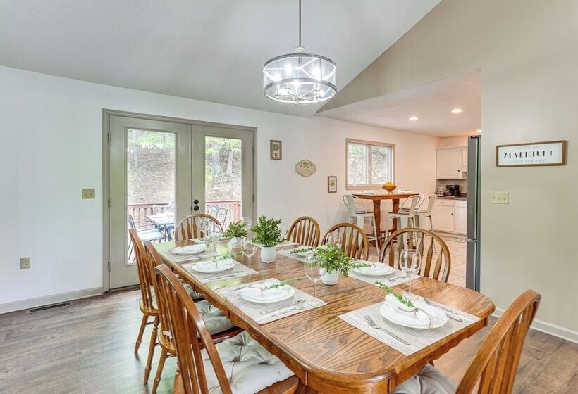 Spacious Mcgaheysville Home W/ Hot Tub & Sauna!