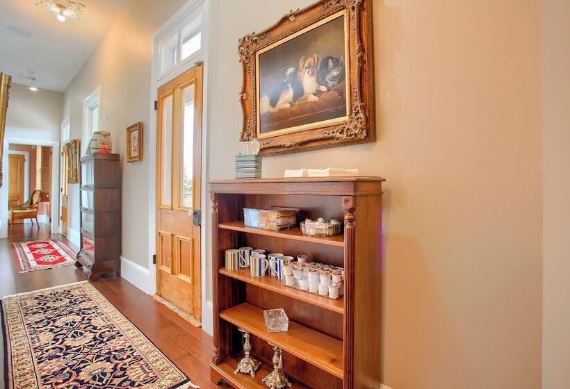 Stuart Manor Bed And Breakfast