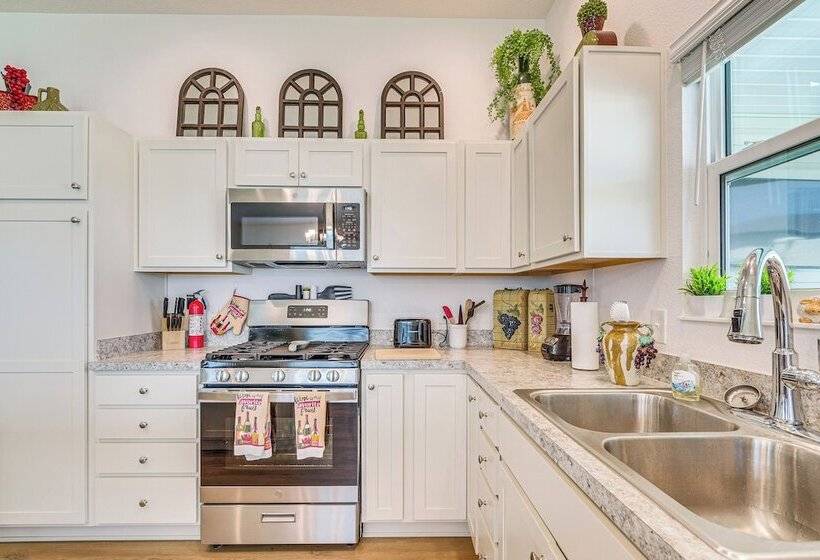 Furnished Lanai & Golf Cart: The Villages Home!