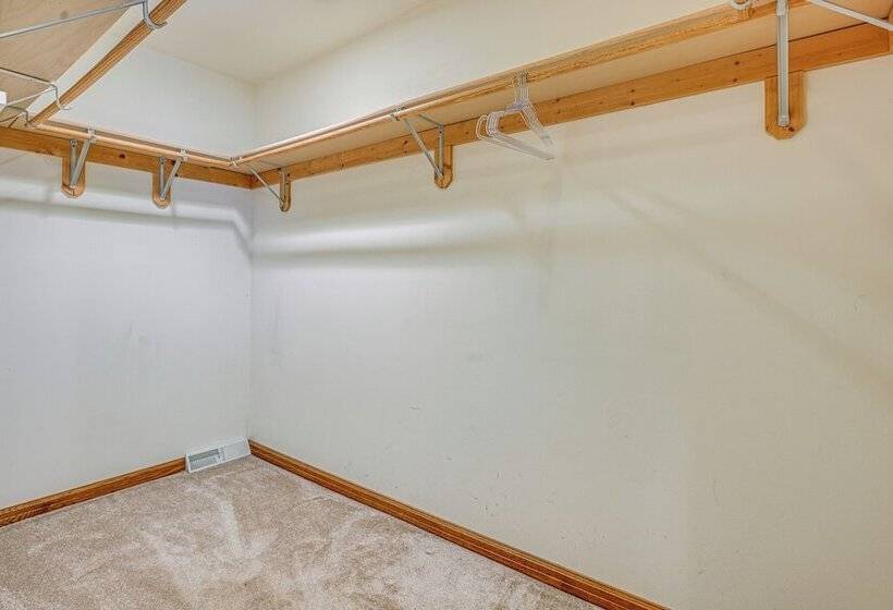 Wausau Home W/ Deck Near Rib Mountain State Park!