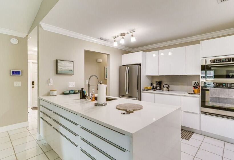 Wellington Vacation Rental: Private Saltwater Pool