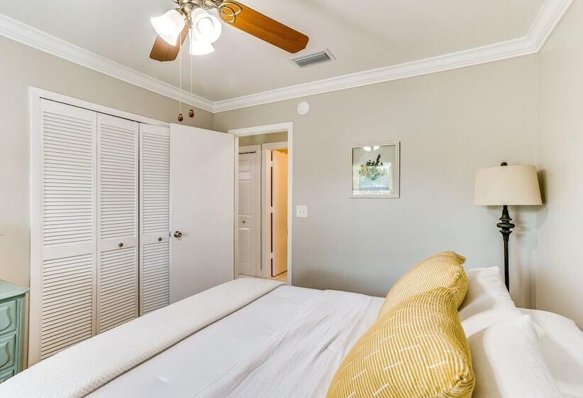 Wellington Vacation Rental: Private Saltwater Pool