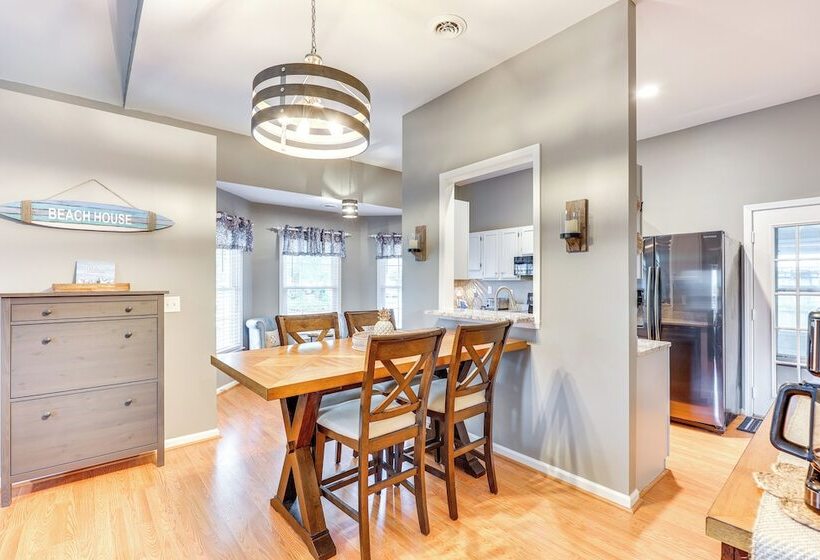 Wilmington Family Home: 6 Mi To Wrightsville Beach