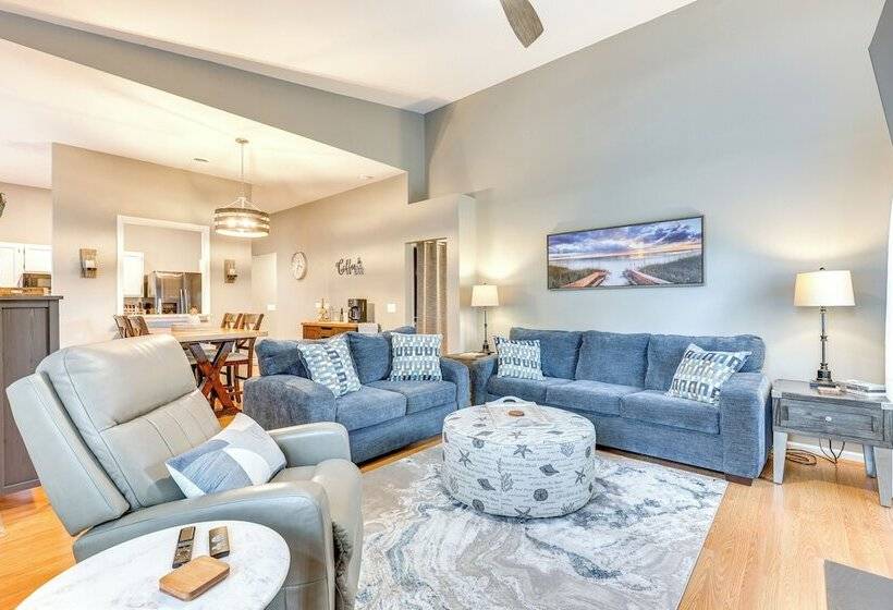 Wilmington Family Home: 6 Mi To Wrightsville Beach