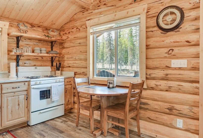 Woodsy Cabin Near Kenai River: Great For Anglers!