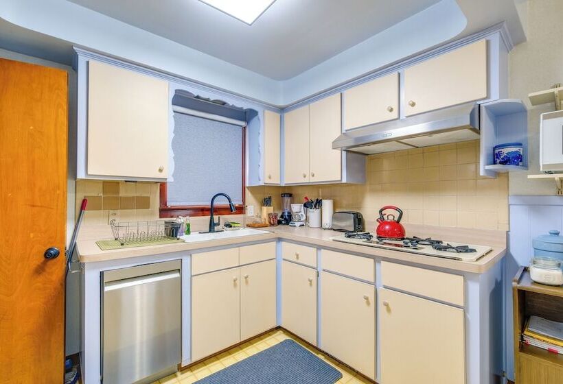 Charming Home   4 Mi To Euclid Creek Reservation