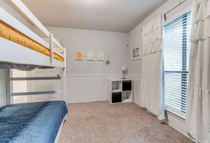 Modern Cedar Park Home: 20 Mi To Downtown Austin!