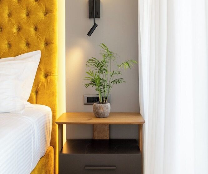 هتل Ennea Muses Rooms & Suites