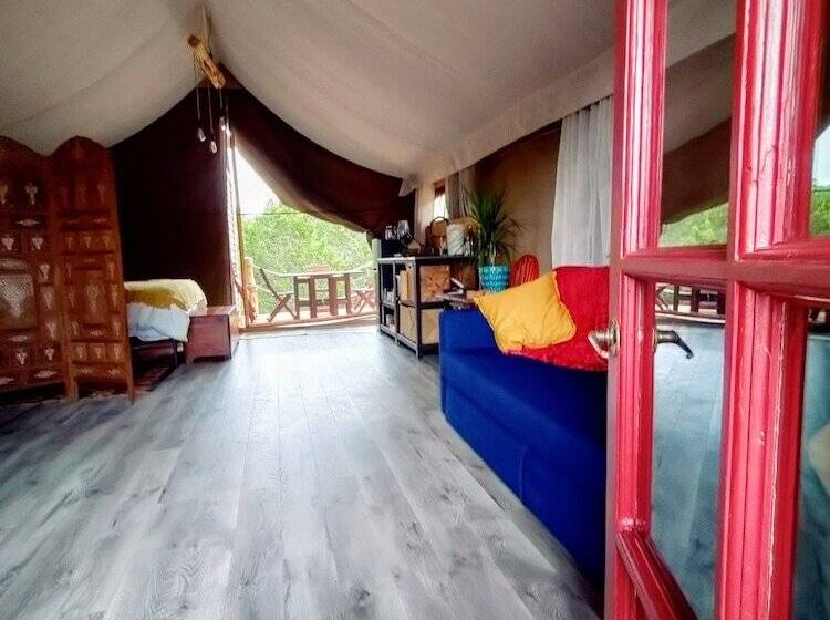 هتل روستایی Lost Horizon Texas